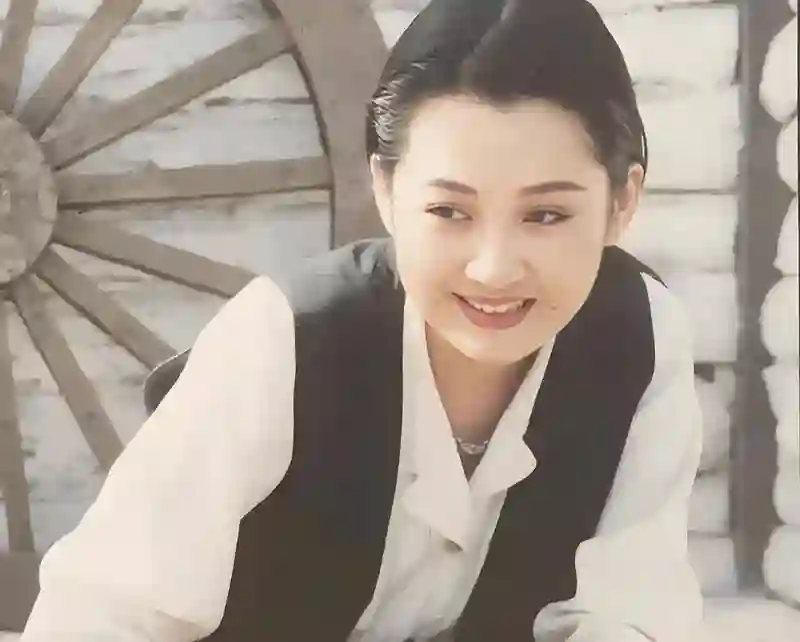 美貌与实力并存：许晴凭什么成为华语影坛的不老神话？