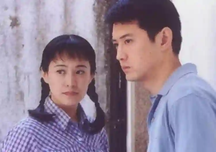 嫁大13岁名导被捧红，丈夫病逝后不愿再演戏，今55岁未婚无子嗣