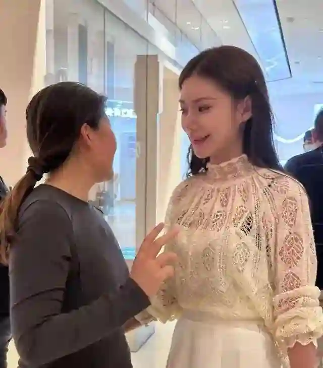 马筱梅满分母爱！蜜月要带俩娃一起过，玥儿对她的新称呼让人泪目