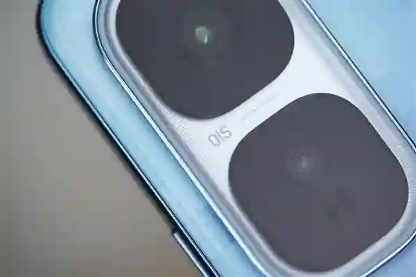 最强2K直屏手机！iQOO Neo10 Pro+图赏