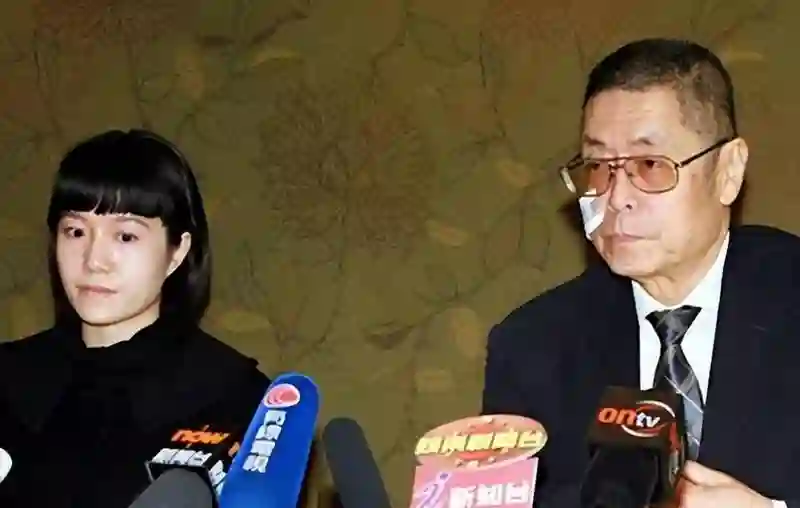 嫁豪门3年生俩！41岁嫁81岁老公，44岁生女后再得子
