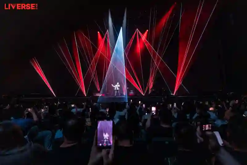 谭咏麟引爆上海LIVERSE首演，音宇宙重塑演唱会奢侈品新定义