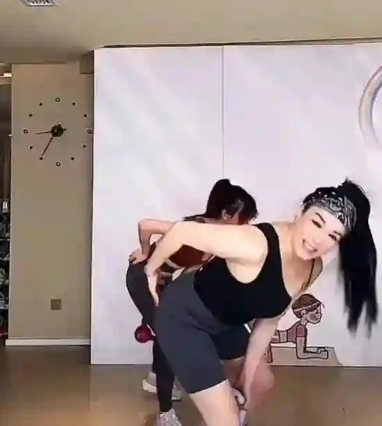 钟丽缇健身遭吐槽，肥胖臃肿似大妈，女神形象已不复存在
