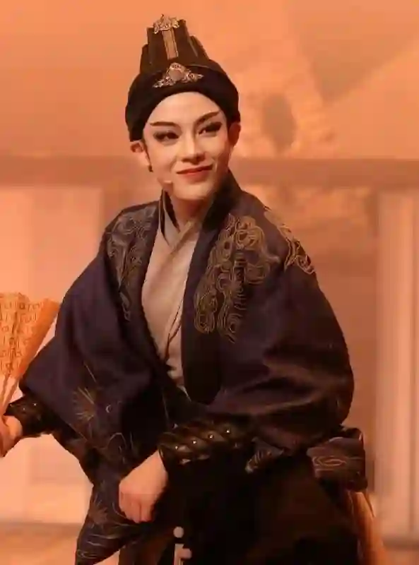 陈丽君称贾宝玉是长子长孙引争议 相关采访片段已被删除
