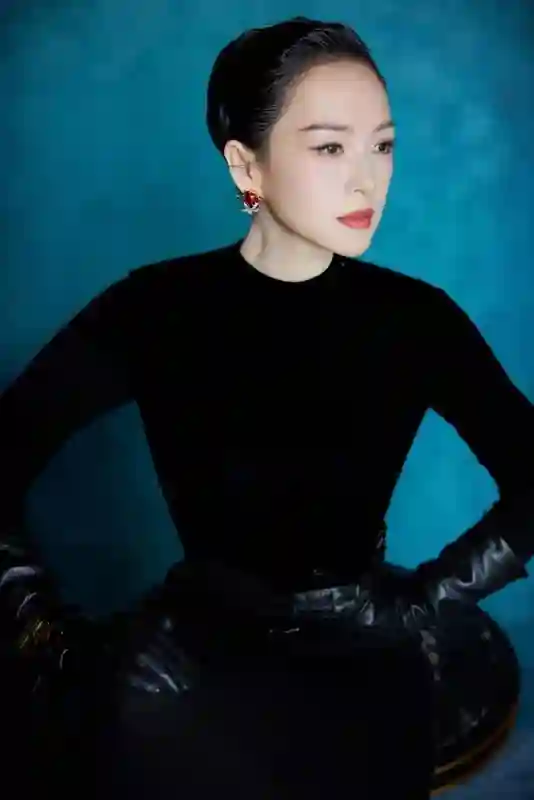 突发！章子怡摔倒，经纪人是这样说的：已经看过医生了，在往好的方向走
