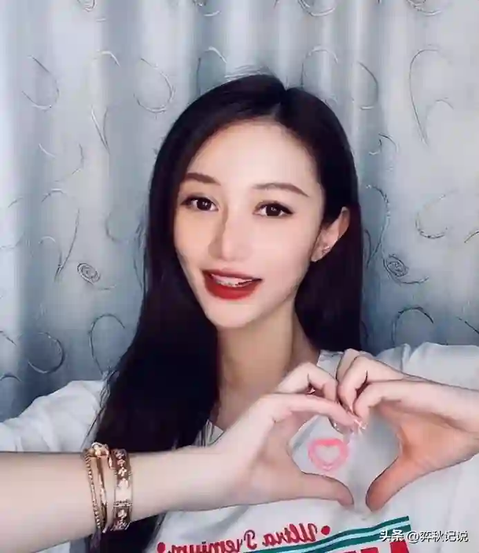 原来她就是黄晓明绯闻女友！这身材、脸蛋，难怪都说叶珂杨颖输了
