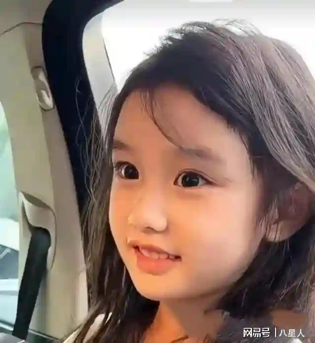 杨幂缺席女儿成长6年!10岁小糯米很懂事,力挺妈妈:妈妈在打拼事业