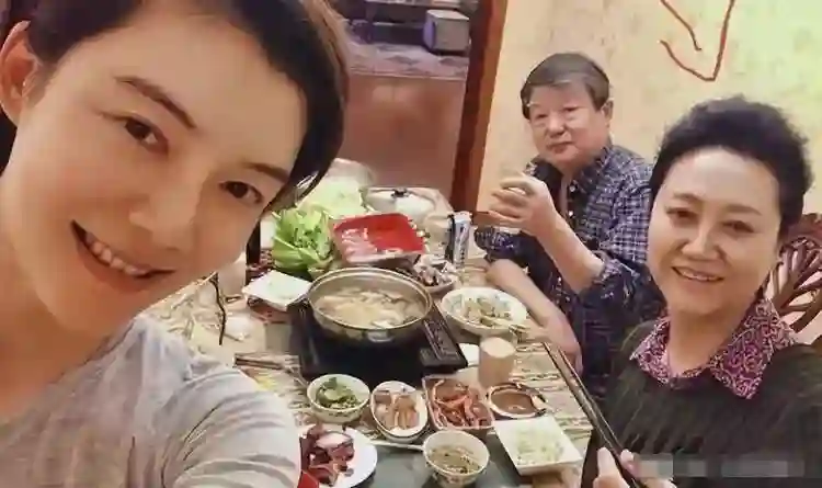 这是车晓？42岁容貌大变样，皮肤蜡黄满脸皱纹，难怪没戏可拍了