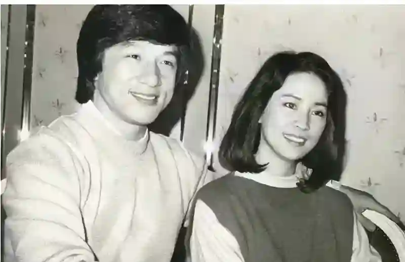 都说吴绮莉人生失败，自己糟糕，女儿也糟糕，可林凤娇也好不到哪