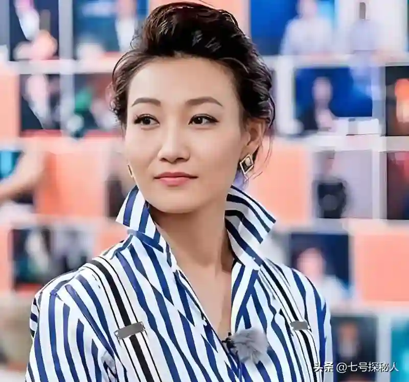 至今未嫁的4位央视女主持，个个情史干净，最大52岁最小35岁