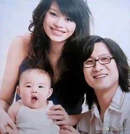 章子怡深夜发文，离婚不到两年，她和汪峰高下立判“胜负已分”