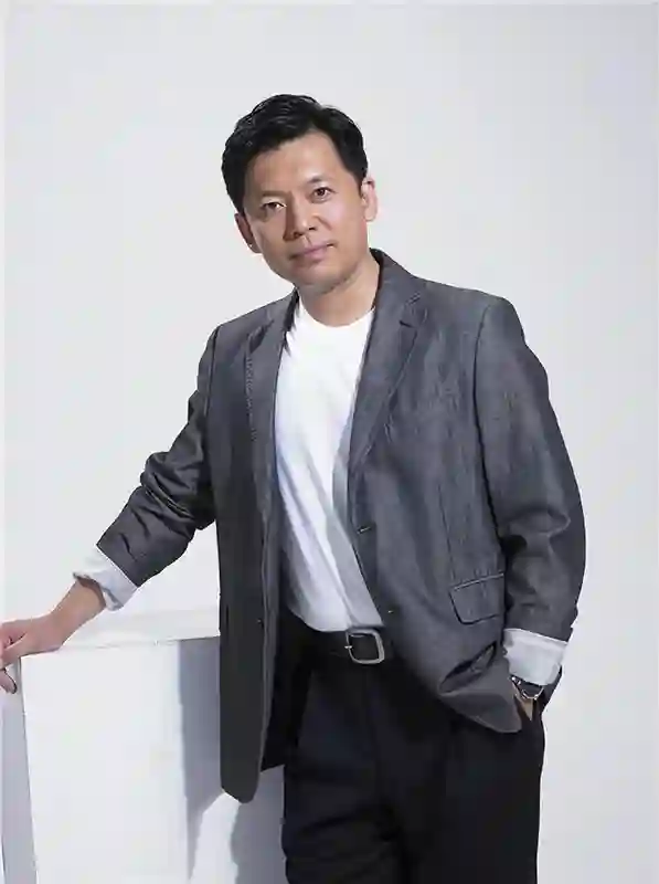 演员何政军：我这辈子最正确的决定，就是娶了个平凡的妻子