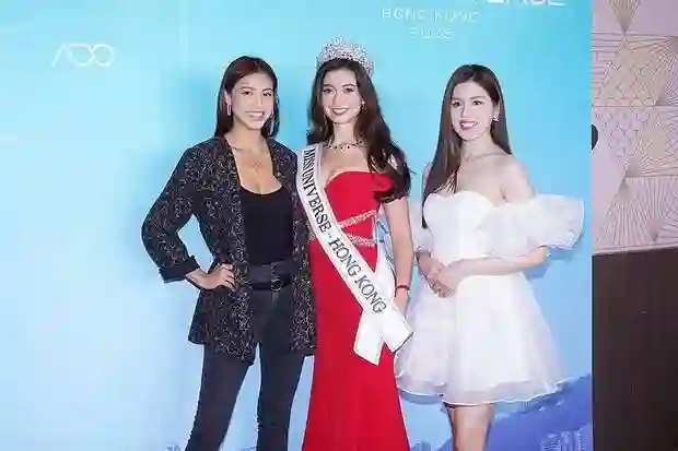 环球小姐香港区初选面试启幕 多才佳丽集体亮相