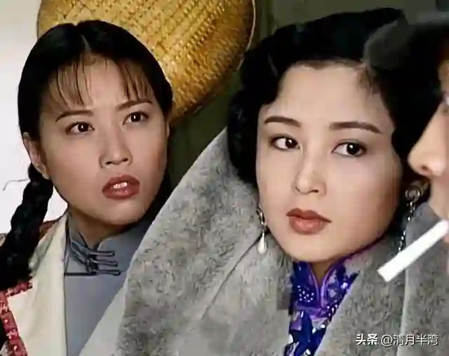 陈红脸平泪沟深算顶级美女吗？看她和周海媚、章子怡合照自有分晓
