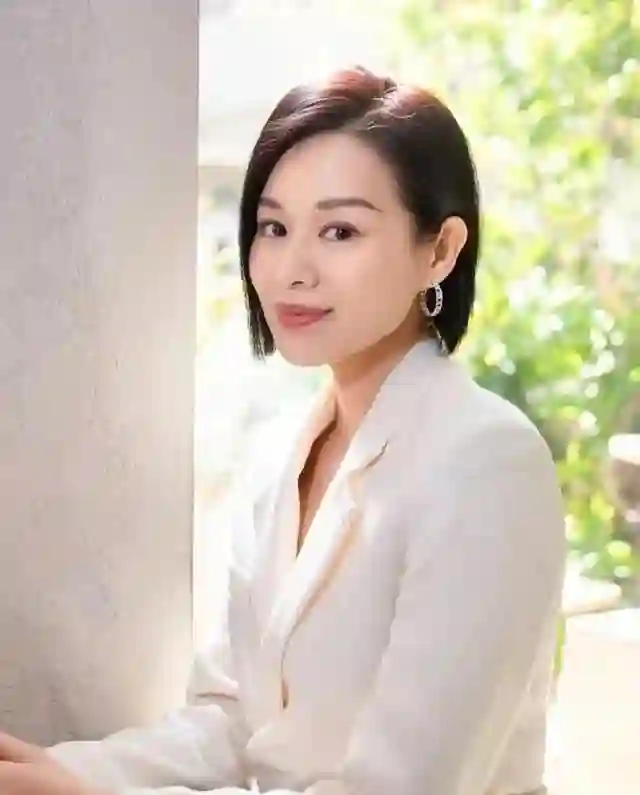 胡杏儿被李乘德养了10年，面相体型变化巨大：这还是猪扒脸吗？