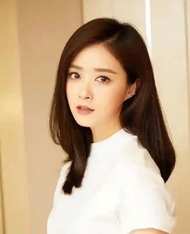 暴瘦脱相、毫无美感，这一次，谁都救不了被畸形审美毒害的蒋欣！