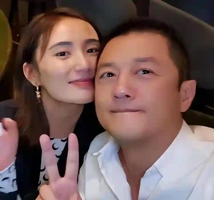 12年后，再看李亚鹏现任妻子海哈金喜，才懂她和王菲谁更“精明”