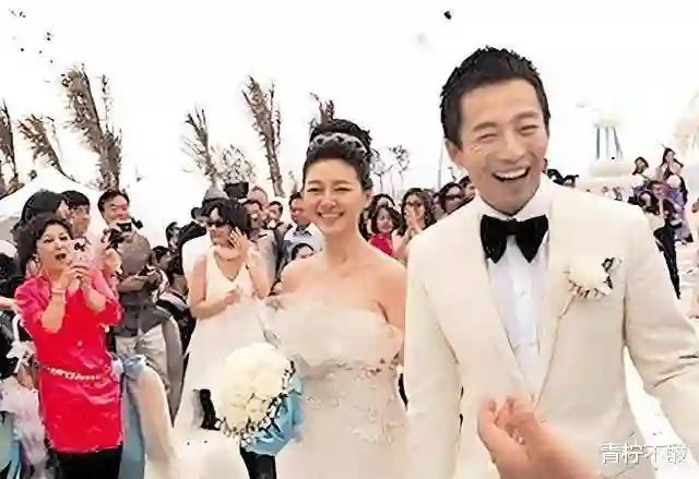 汪小菲夫妇婚礼曝光，排场问题引争议，<em>婚纱照</em>甜美动人