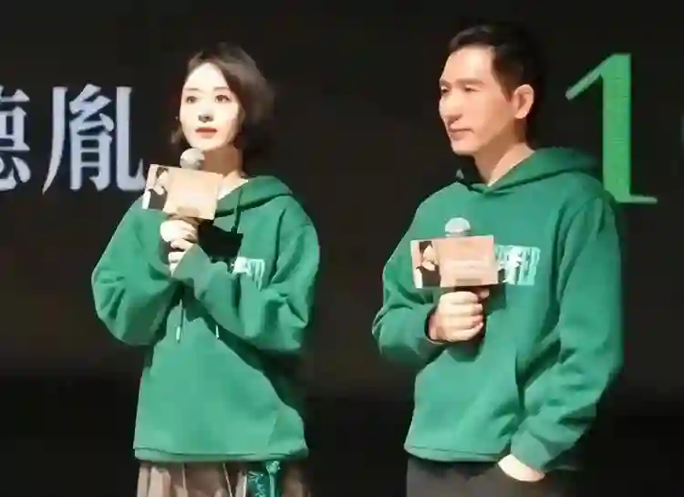 有人欢喜有人忧！赵丽颖深夜连发三条动态，三字回应与赵德胤关系