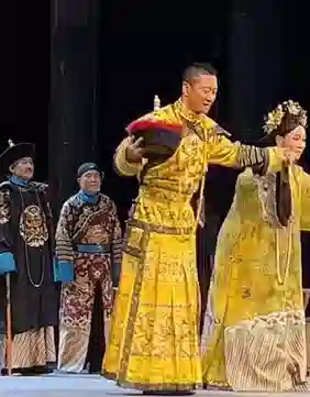 周杰重返桃花坞，与李雪琴汪苏泷热情相拥，旗下农业企业多元产品