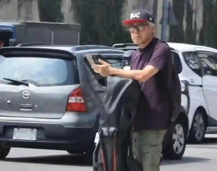 张宇生病后首度露脸！头发全白，身体佝偻，十一郎已提前交代后事