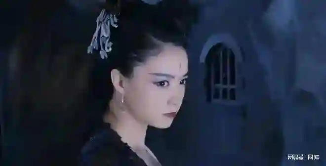 “分手”13年，一别两宽，蒋欣从不提王阳，如今才看懂她赢在哪