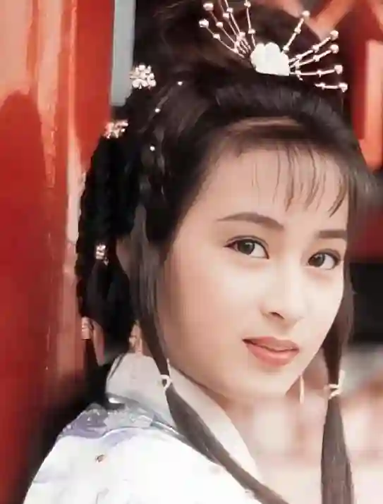 事实证明，与刘嘉玲中日分居的丁克一族梁朝伟，已走上另一条大道
