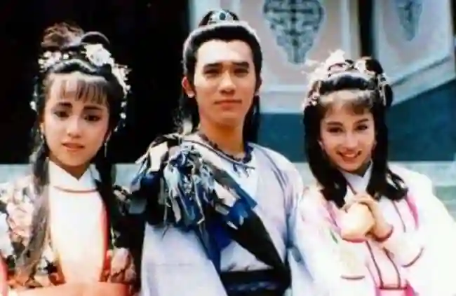 事实证明，与刘嘉玲中日分居的丁克一族梁朝伟，已走上另一条大道