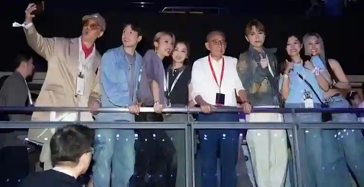 演唱会这4天，谢霆锋与儿子越发亲密，张柏芝一反常态，回忆旧事