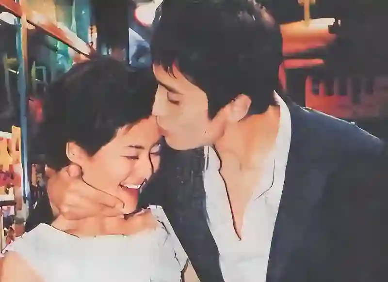 谢娜在演唱会高调撒糖，刘烨车展一脸落寞瘦成纸片人，他后悔了吗