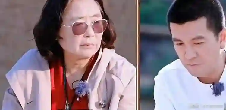 黄圣依妈妈曝外孙让自己寒心，付出白费了，疑似内涵杨子教育观念