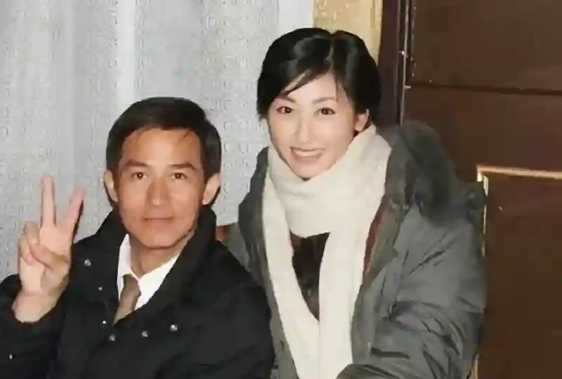 她是军艺校花，被大25岁张铁林抛弃后，为何又嫁给著名的“坏蛋”