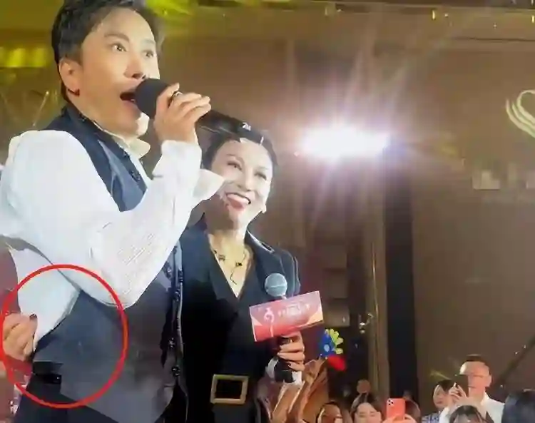 他8次上春晚，作死被捕入狱，今56岁无人问津，老搭档也断了联系