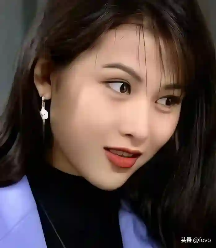 董洁的19岁，周迅和李嘉欣的19岁，都不如蔡少芬的19岁令人惊艳