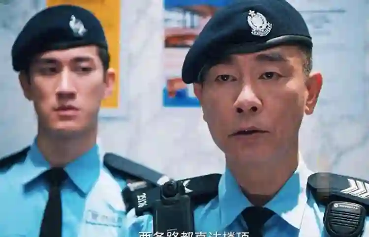 全程呲牙咧嘴，台词含糊不清，连影帝任达华都带不动这个拖油瓶！