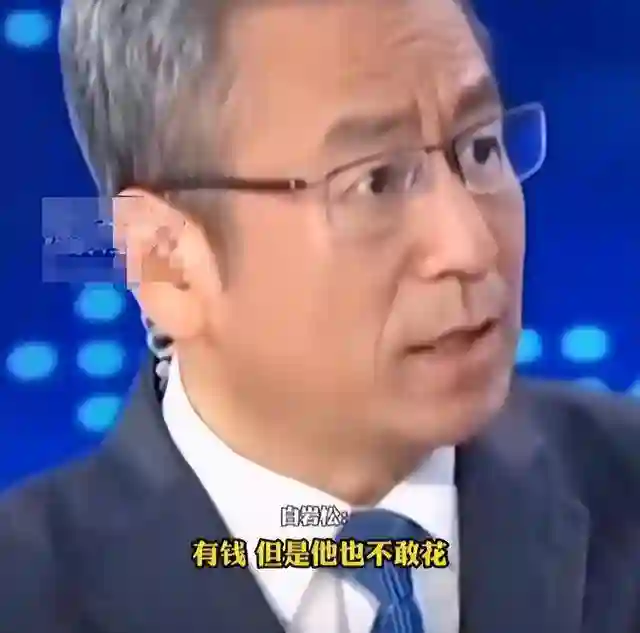 “央视一哥”白岩松被病痛折磨，曾多次想不开，56岁白发满头