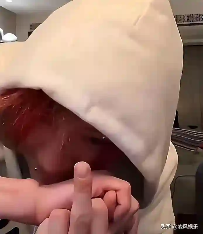 恋爱八年不结婚，这一次，海边拍吻戏的关晓彤没给鹿晗留一丝体面