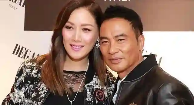 任达华：出道43年0绯闻，为爱丁克，50岁老来得子泪流满面