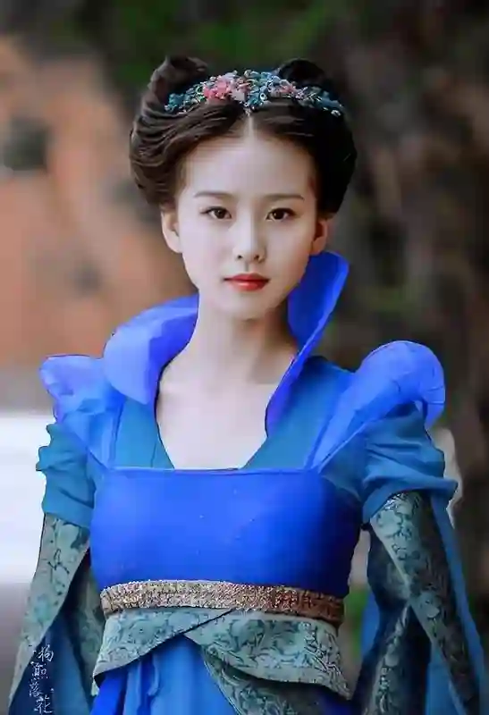“87花”刘诗诗 vs 半百李冰冰，颜值差距一目了然！