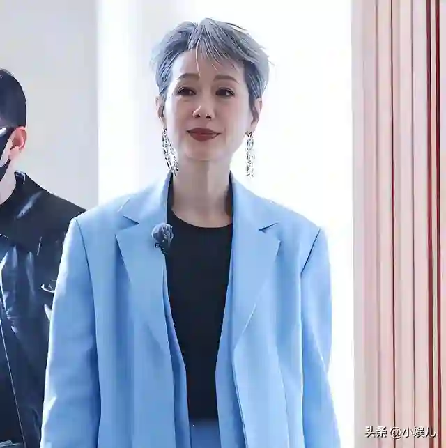 同样是双料影后，看到叶童的清醒，对比“飘了”的赵丽颖高下立判