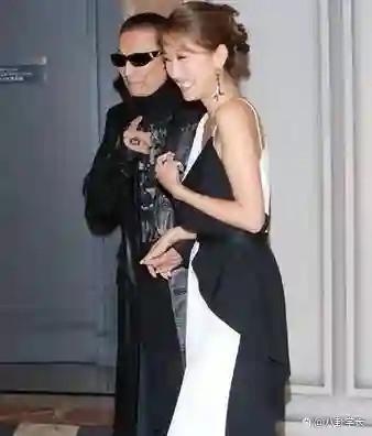她曾一年更换7任男友，肆意妄为未婚生女，如今四十二岁无人敢娶