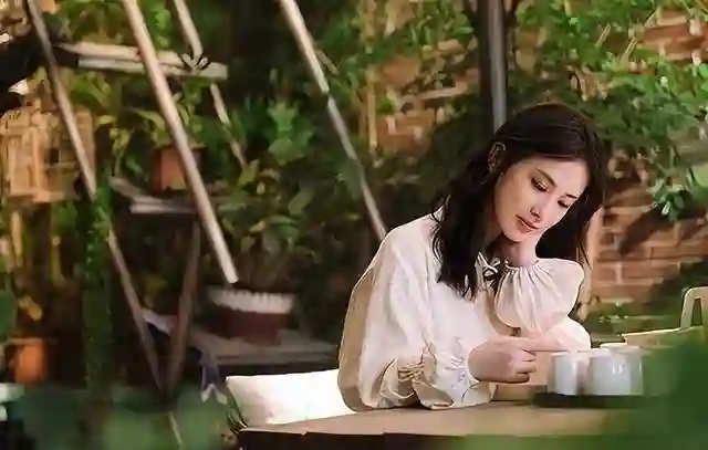 一手好牌打的稀碎，拿离婚当噱头、“背刺”星爷的黄圣依令人唏嘘