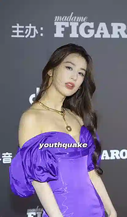 黄圣依熹妃回宫！拿了大笔财产后，新脸回春成章泽天+刘亦菲结合体？