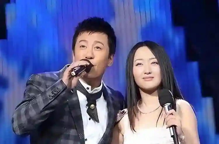 他8次上春晚，作死被捕入狱，今56岁无人问津，老搭档也断了联系