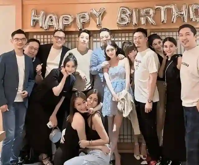 作妖的她，不该来的他，和“消失”的他们，成为汪小菲婚礼上的劫