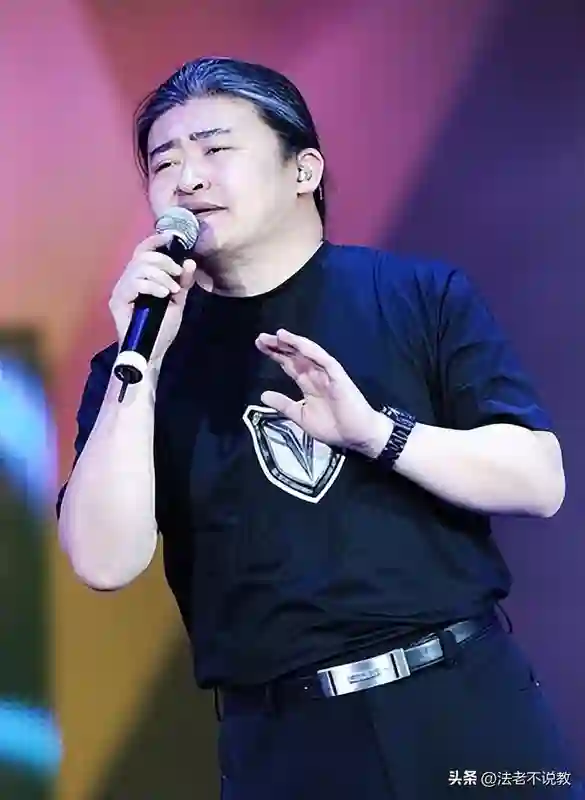 一代歌星刘欢晚年生活：女儿未婚父母离世，确诊“不死癌症”多年