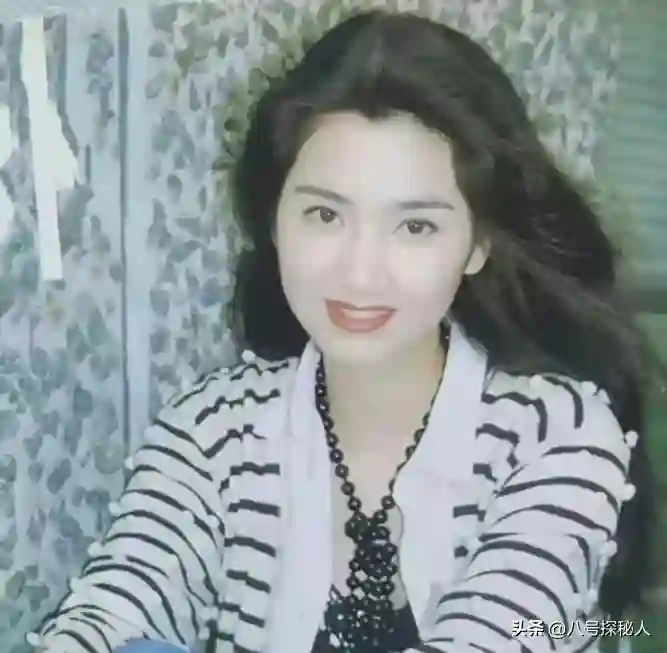 被大佬捧上位，与富商闪婚闪离，未婚生子遭抛弃的她，后来怎样？