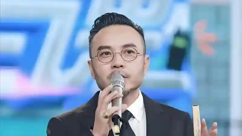 口无遮拦，咸猪手人品堪忧，这些令人讨厌的主持人没一个是冤枉的