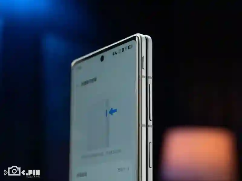 vivo刚出的这台折叠屏，我愿称它为“苹果最佳搭子”