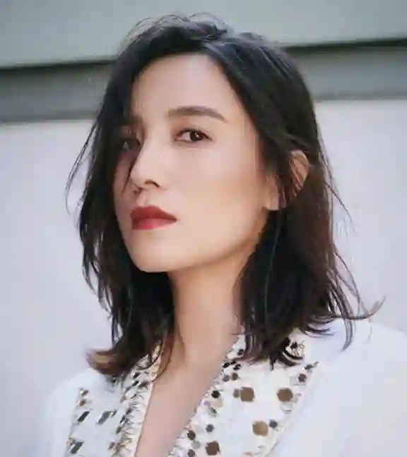 被曝隐婚两次仍“默不作声”！这一次，宋佳彻底不顾及所谓体面了